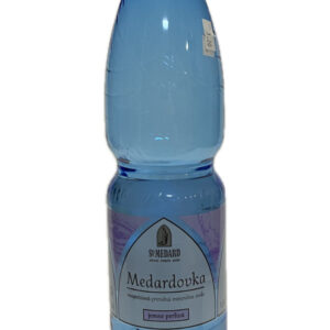 Medardovka Jemne Perl.[6]x1.5l Magneziova (zaloha)